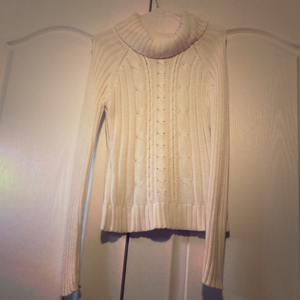 Loose neck sweater